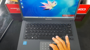 Notebook Compaq Presario CQ-25 Intel Pentium 4GB 120GB SSD Vale a Pena