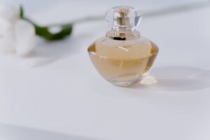 Por que perfume é inflamável e o que muda na compra